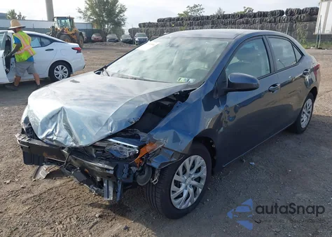 2017 Toyota Corolla Le z USA, uszkodzony, nr VIN 2T1BURHE6HC935896
